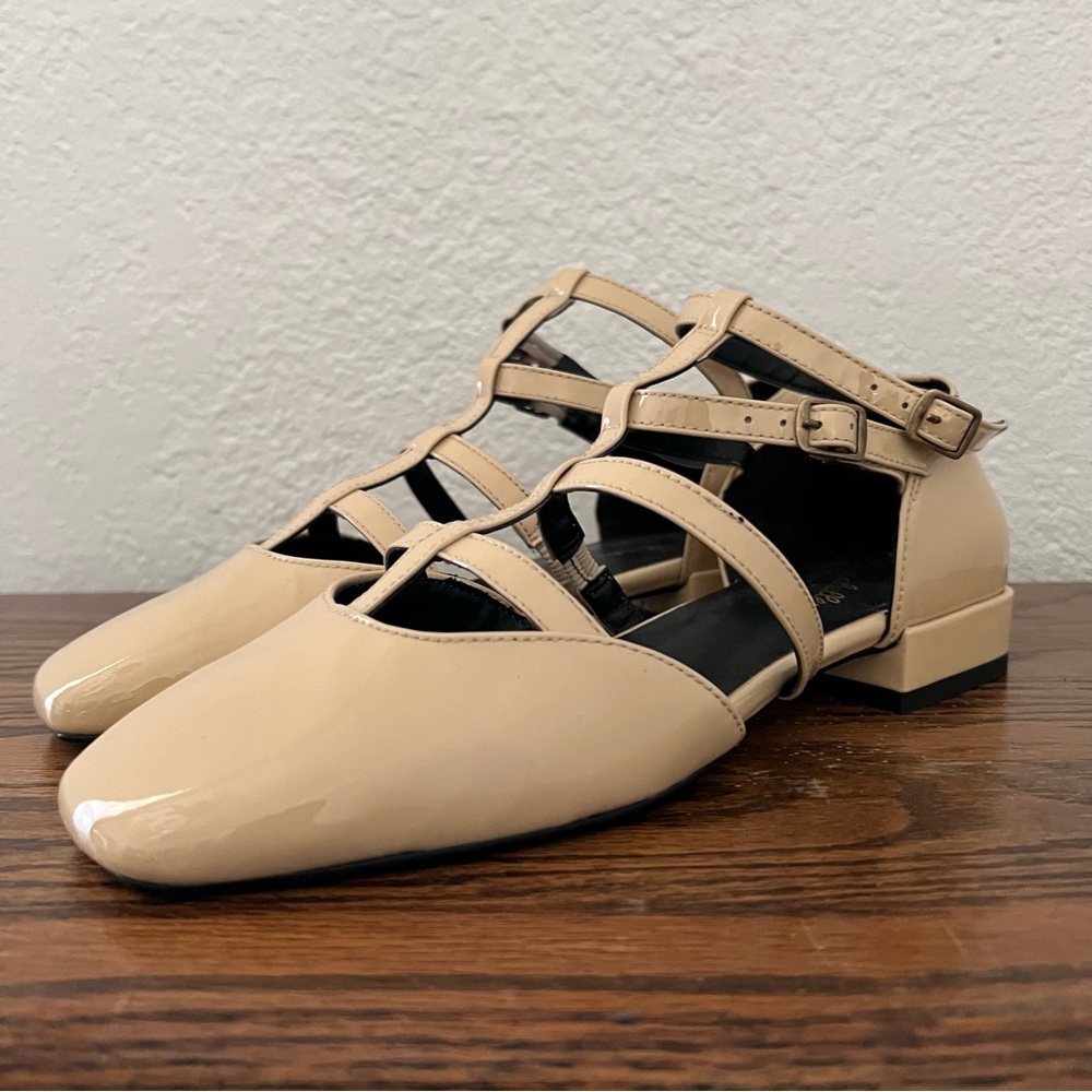Seychelles Kissing Booth Beige Patent Leather Strappy Flats Size 7